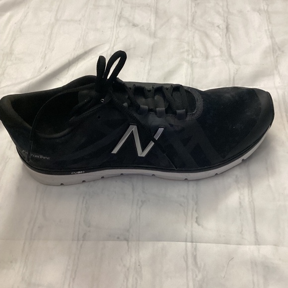 NEW BALANCE SNEAKERS ( Size: 10) (;Color: Dark Blue/Black):PREOWNED - Picture 1 of 7